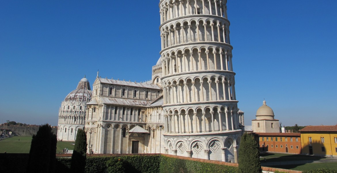 Torre di Pisa. Il nome dell'autore svelato da un'epigrafe